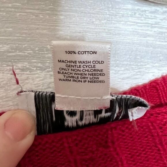 ANN TAYLOR LOFT CASUAL CLASSIC MODIST EVERYDAY RED CABLE KNIT V-NECK SWEATER. - Picture 5 of 5